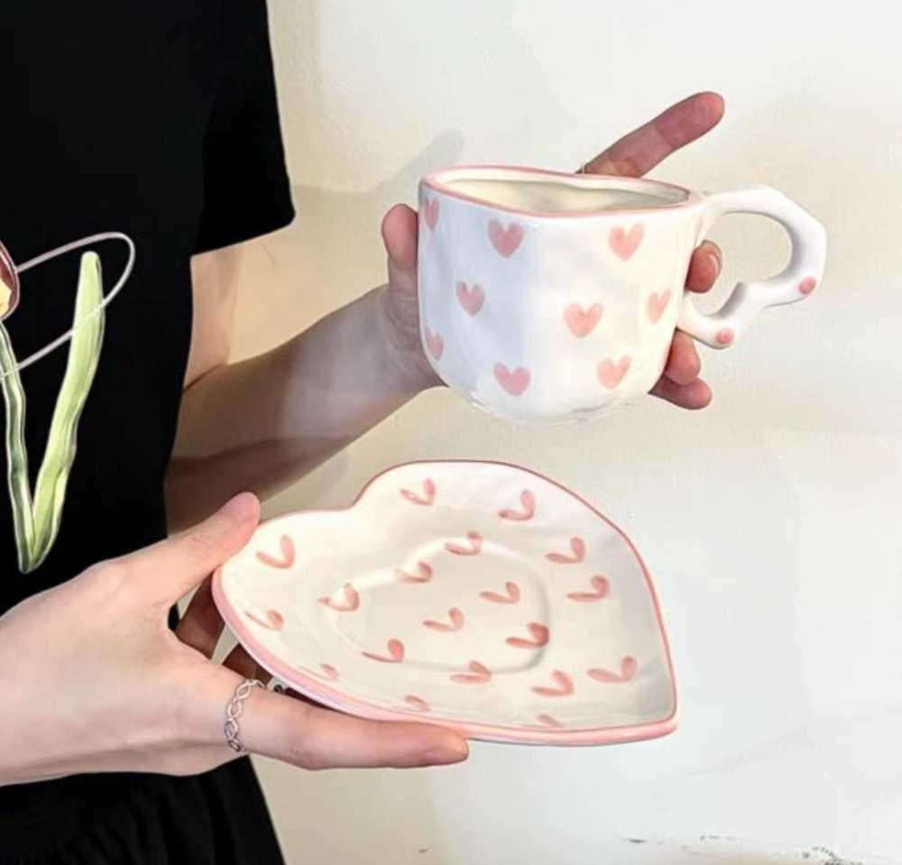 فنجان قلوب وردي 250 ملي 