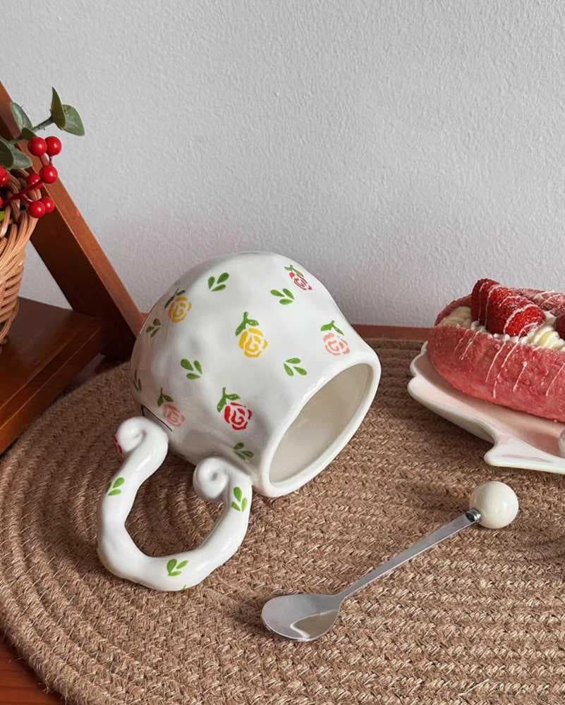 مغ زخرفة زهور أبيض مع يد كبيرة 350 ملي