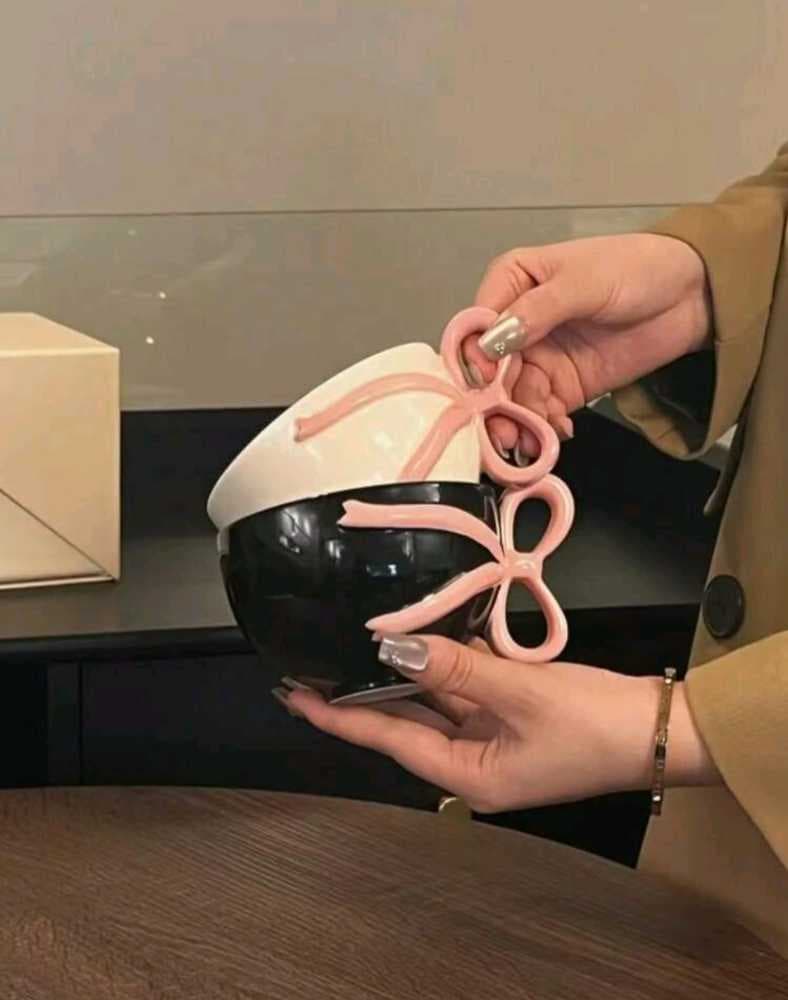 كوب مقبض فيونكه بتصميم جديد 300 ملي لون أبيض