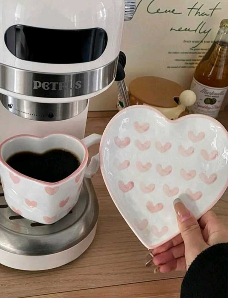 فنجان قلوب وردي 250 ملي 