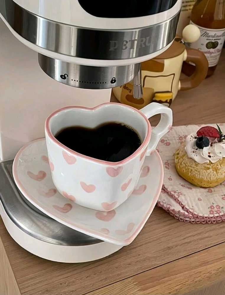 فنجان قلوب وردي 250 ملي 