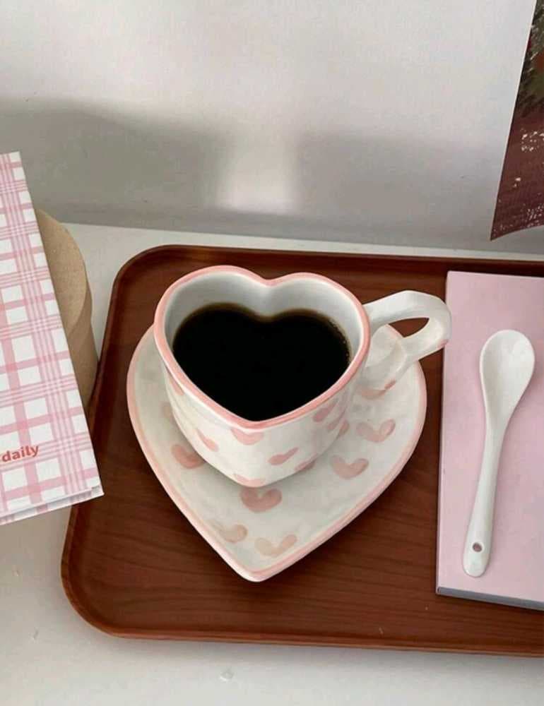 فنجان قلوب وردي 250 ملي 