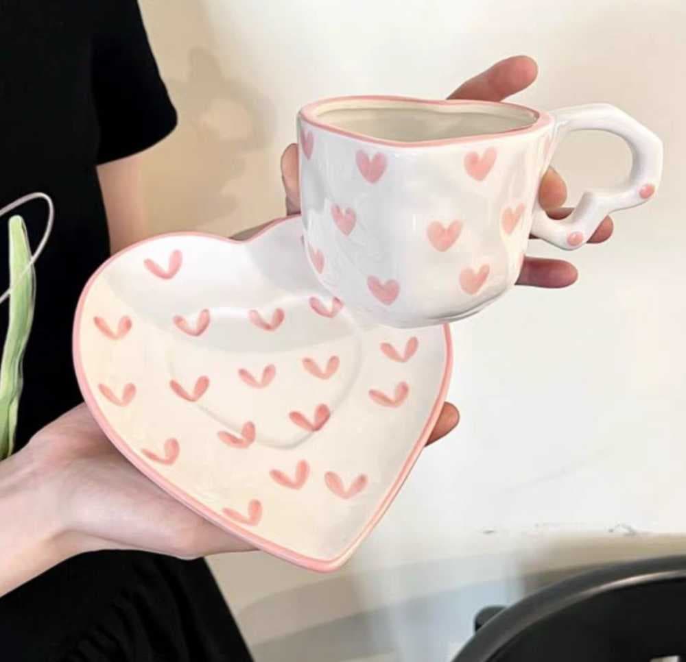 فنجان قلوب وردي 250 ملي 