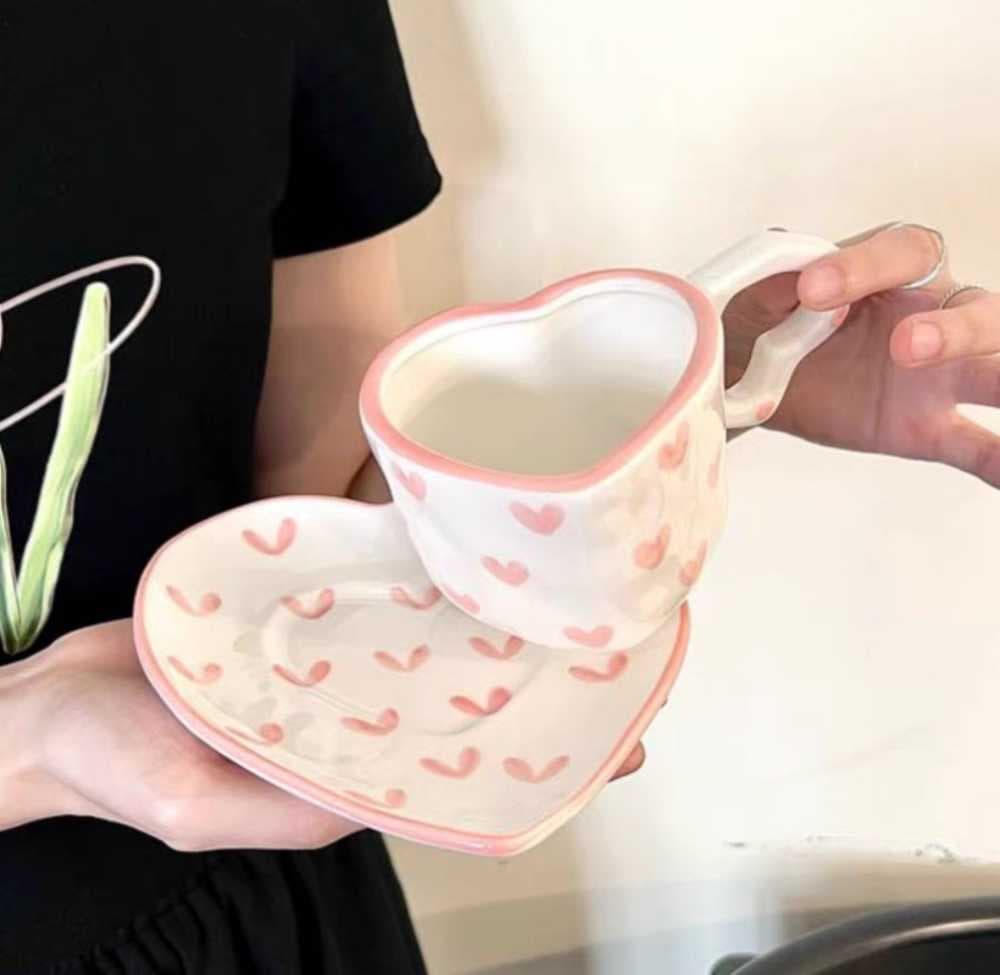 فنجان قلوب وردي 250 ملي 