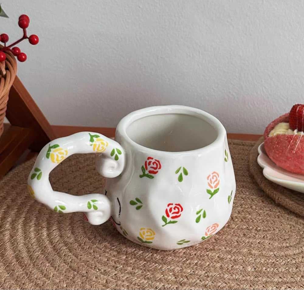 مغ زخرفة زهور أبيض مع يد كبيرة 350 ملي