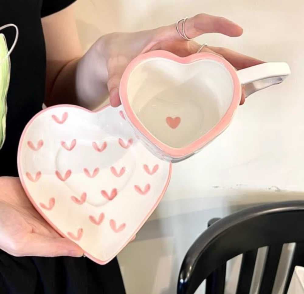 فنجان قلوب وردي 250 ملي 